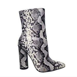 CAPE ROBBIN Snakeskin Ankle Point Toe Heeled Boots